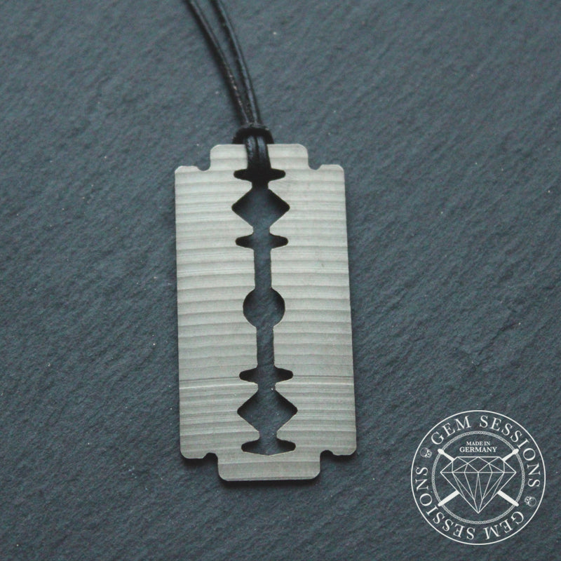 Halskette "RAZOR" aus Schlagzeugbecken (Individuals | Upcycling | Messing)