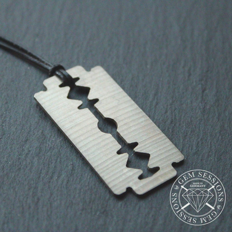 Halskette "RAZOR" aus Schlagzeugbecken (Individuals | Upcycling | Messing)