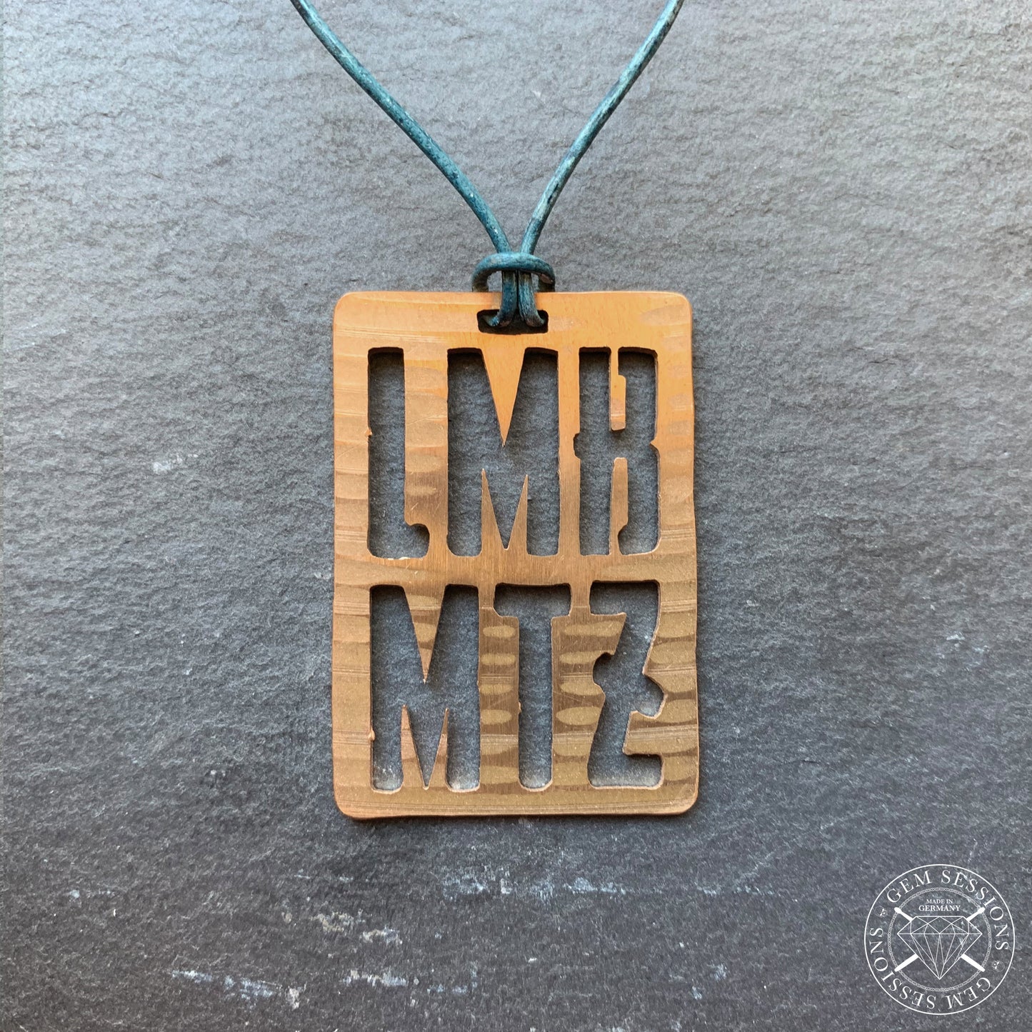 Halskette "LUMBEMATZ" aus Schlagzeugbecken (Signature | Upcycling | Bronze)
